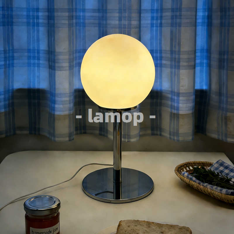 Lighting Table Decor - Lampa stołowa z mlecznobiałą, chromowaną podstawą,